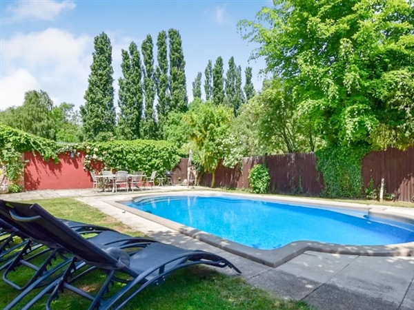 Landers is situated at Little Witcombe near Cheltenham and Gloucester