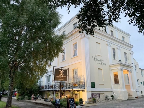 The Clarence Court Hotel is located near Pittville Park and 1 mile from Cheltenham Racecourse