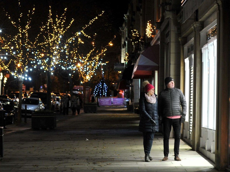 Christmas Shopping in Cheltenham during Covid